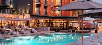 nobi boutique surf hotel