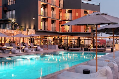 nobi boutique surf hotel