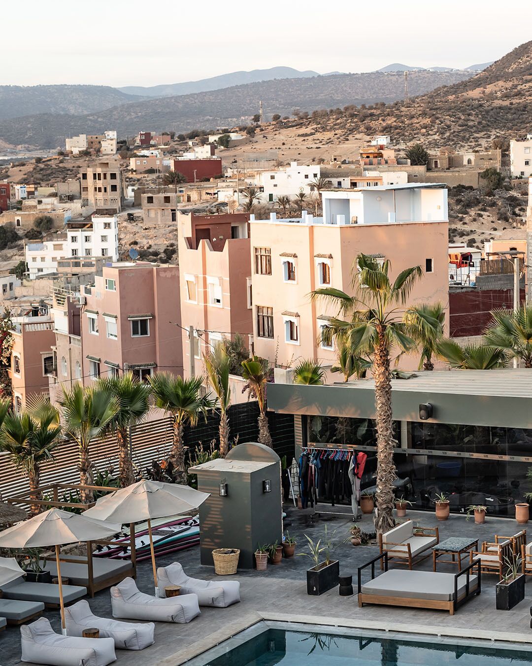 المنشأة من الخارج