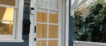 Calm, Cozy Mountain-View Guesthouse with Full Kitchen