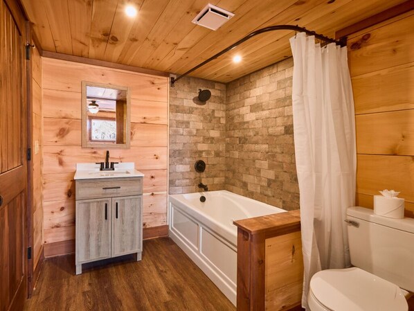 Premium Single Room | Bathroom - The Derby Inn (Hot Springs)