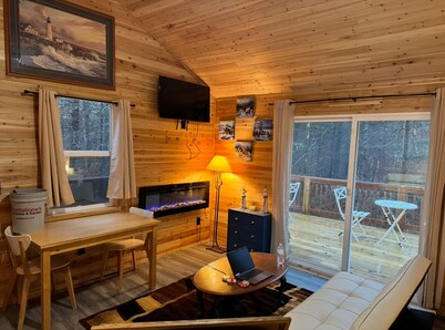 Cabin Rocky - surrounded by woods, rivers and lakes