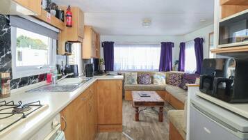 Cookware/dishes/utensils