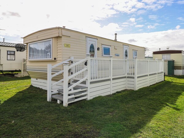 Whispering Meadows - 104 - Hemsby