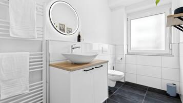 Apartment, City View | Bathroom