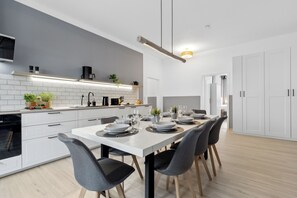 Apartment, City View | In-room dining - Apartment Pyramidenblick (Karlsruhe)
