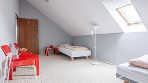 4 dormitoris, un bressol de viatge, wifi gratuïta i roba de llit 