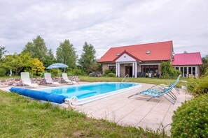 Pool - Atmospheric holiday home with a swimming pool (Anielino)
