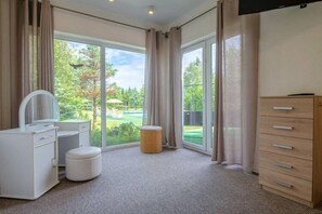 Interior - Luxurious holiday home with swimming pool (Anielino)