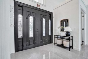 Interior - NEW! 6BR Elegant Hollywood Lakes Mansion w/ Pool & Spa (Hollywood)
