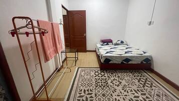 Iron/ironing board, free WiFi, bed sheets