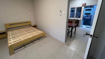 Iron/ironing board, free WiFi