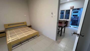 Iron/ironing board, free WiFi