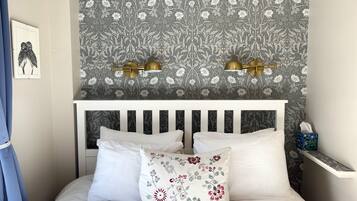 3 chambres, fer et planche à repasser, Wi-Fi, draps fournis