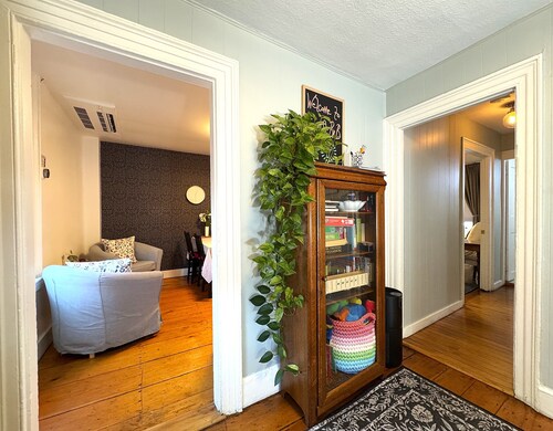 Fabulous 3-bedroom apartment in vibrant Burlington