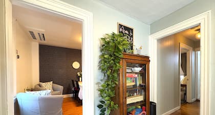 Fabulous 3-bedroom apartment in vibrant Burlington