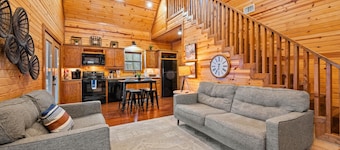 Cozy Woodland Cabin for Couples and Friends