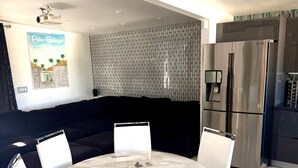Interior - Sunny Dunes Oasis - 3bd, 2bath pool home (Palm Springs)
