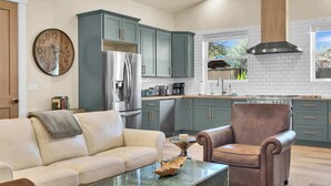 Unclassified image, 2 of 33, button - BeSPOKE on Oak-Downtown & Hot Tub (Paso Robles)