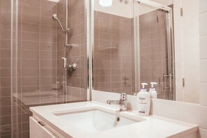 Apartment | Bilik Mandi | Pengering rambut 
