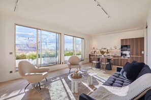 Living area - Penthouse With View of the Eiffel Tower-faubourg (Paris)