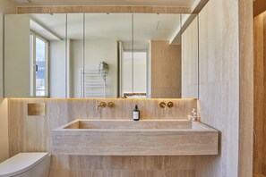 Apartment | Bathroom | Hair dryer, towels, soap, shampoo - Penthouse With View of the Eiffel Tower-faubourg (Paris)