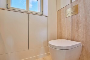 Apartamento | Baño | Secador de pelo, toallas, jabón y champú