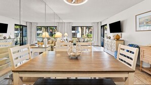 Dining - Edgewater Villas 1BR | Pools, Beach Access, & Golf (Panama City Beach)