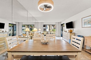 Dining - Edgewater Villas 1BR | Pools, Beach Access, & Golf (Panama City Beach)