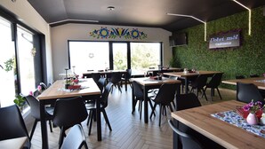 Dining - Holiday Apartment With Fireplace, Lake View (Lipnica)