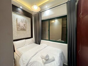 Economy-Doppelzimmer, Balkon, Stadtblick | Bügeleisen/Bügelbrett, kostenloses WLAN