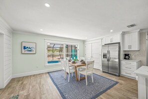 Dining - Beautiful home with guest house~mini golf and pool (Bradenton)