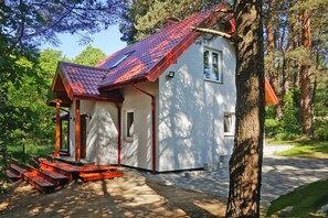 Exterior - Holiday Home With a Large Private Garden (Choczewo)