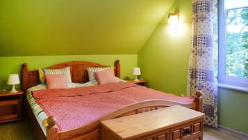 3 bedrooms, individually furnished, bed sheets