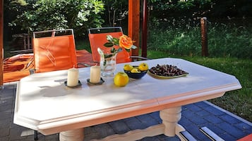 House | Outdoor dining