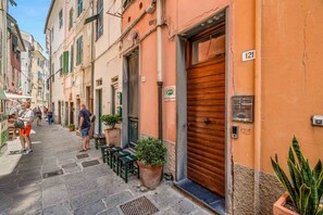 تفاصيل الفندق من الخارج