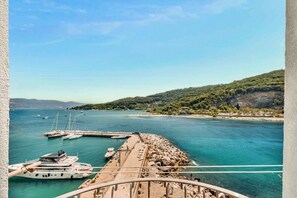 Marina - Welcome to Eden – Your corner of paradise in PortovenereIn the heart of the characteristic alleys of Portovenere, stands Eden, a delightful apartment designed for those who want a stay dedicated to relaxation, beauty and sea views, in an environment th (Porto Venere)