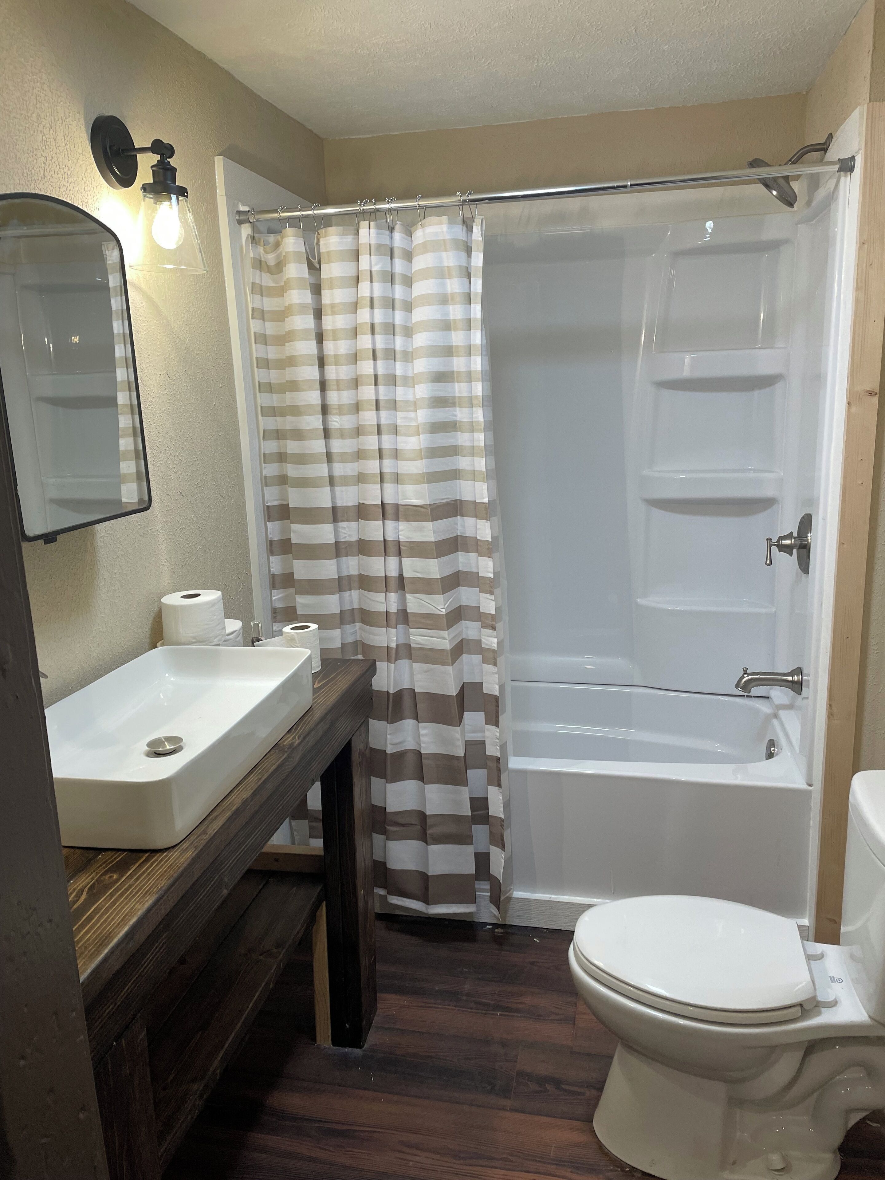 Handtücher, Seife, Toilettenpapier