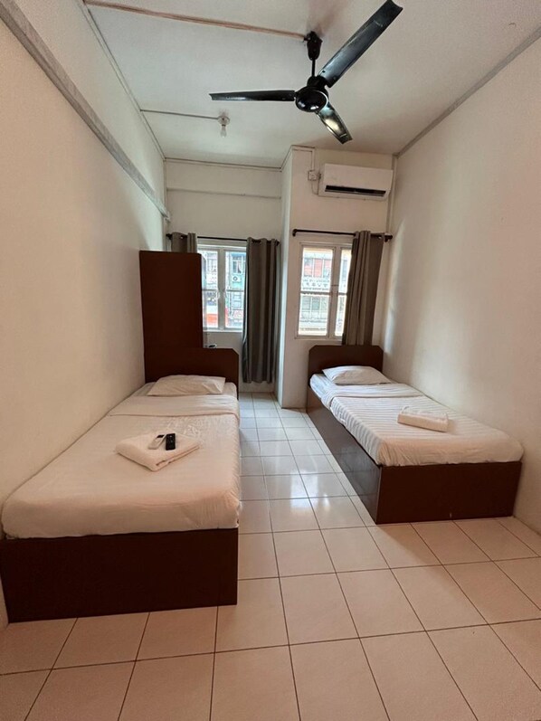 Deluxe Twin Room | Desk, free WiFi - Hotel BNB (Sandakan)