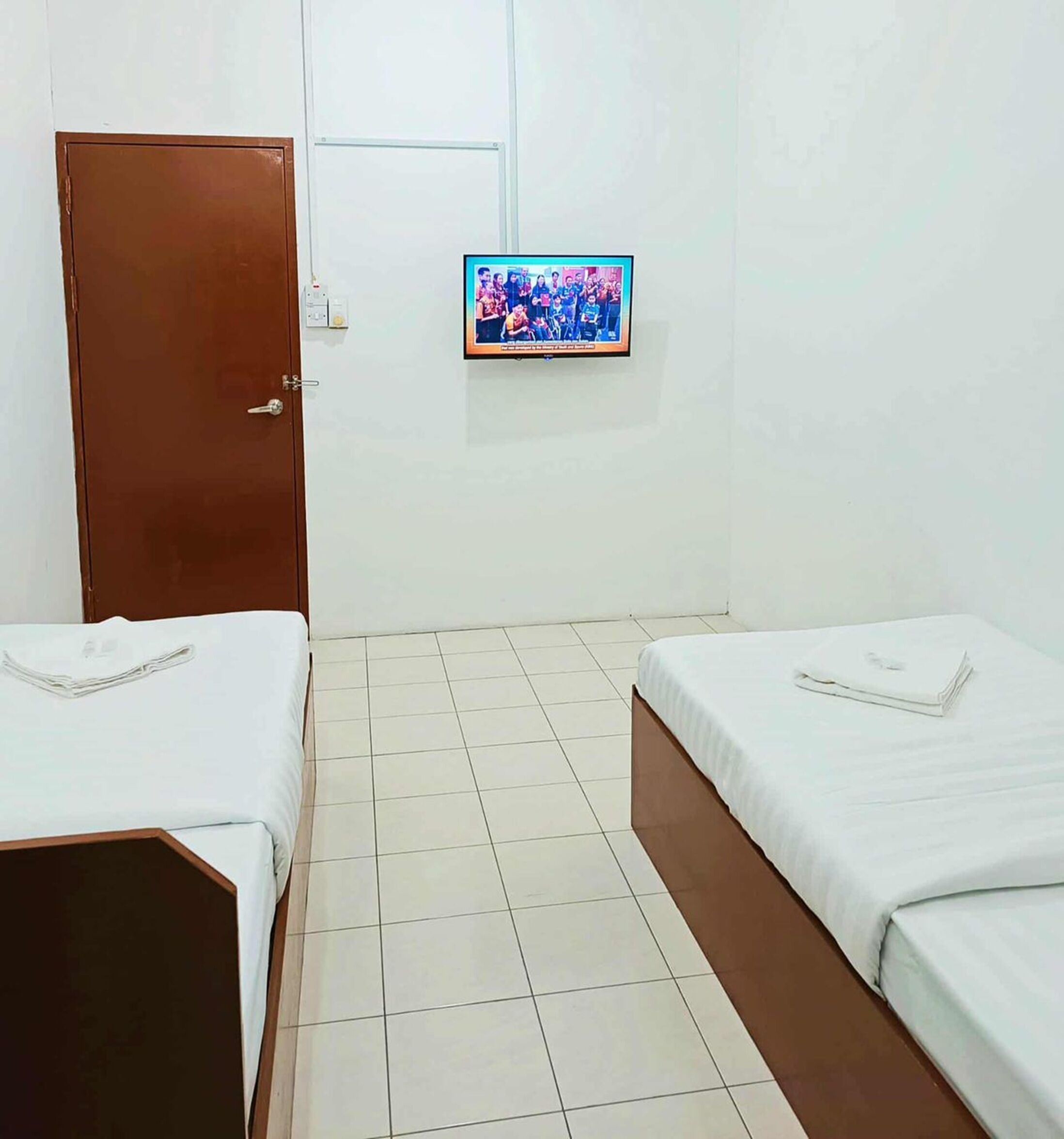 Standard Twin Room | Desk, free WiFi