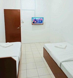 Standard Twin Room | Desk, free WiFi - Hotel BNB (Sandakan)