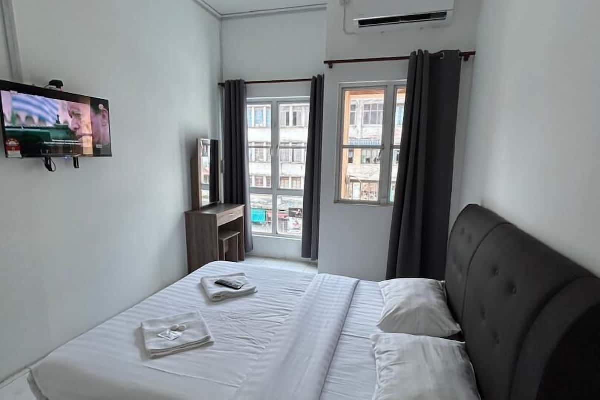 Deluxe Double Room | Meja, Wi-fi percuma 