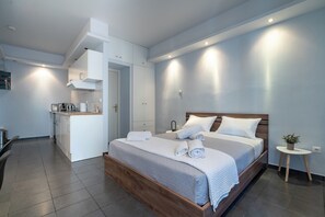 Iron/ironing board, Internet, bed sheets - Kastella Sea Breeze Studio by ΜΡS (Pireas)