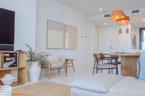 TV, fireplace - BENIDORM BEACH boho style apartment (Benidorm)