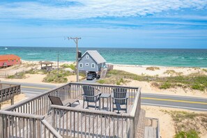 Property grounds - Sun Realty semi-oceanfront home w/ stunning views and crow's nest! (Kitty Hawk)