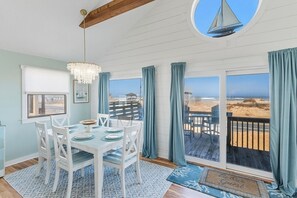 Dining - Sun Realty semi-oceanfront home w/ stunning views and crow's nest! (Kitty Hawk)