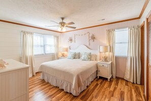Internet, bed sheets - Sun Realty semi-oceanfront home w/ stunning views and crow's nest! (Kitty Hawk)