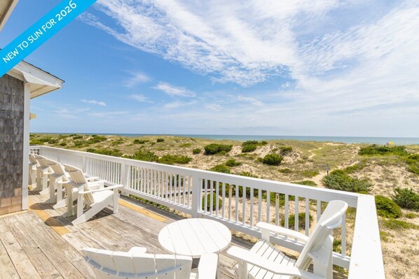 Top Level Oceanfront Deck - Stunning sunrises and uncrowded beach close to National Seashore at Breakers (Avon)