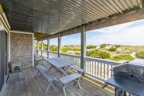 Mid Level Oceanfront Deck - Stunning sunrises and uncrowded beach close to National Seashore at Breakers (Avon)
