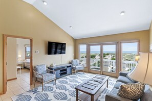 Smart TV - Oceanfront pet-friendly Hatteras Island home with panoramic views! (Avon)